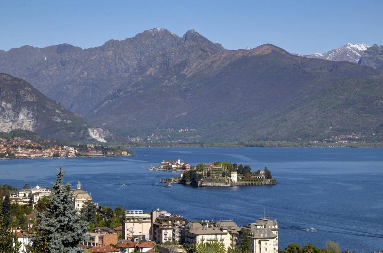 La Dependance Immersa Nel Parco Della Villa Isabella Στρέσα Εξωτερικό φωτογραφία