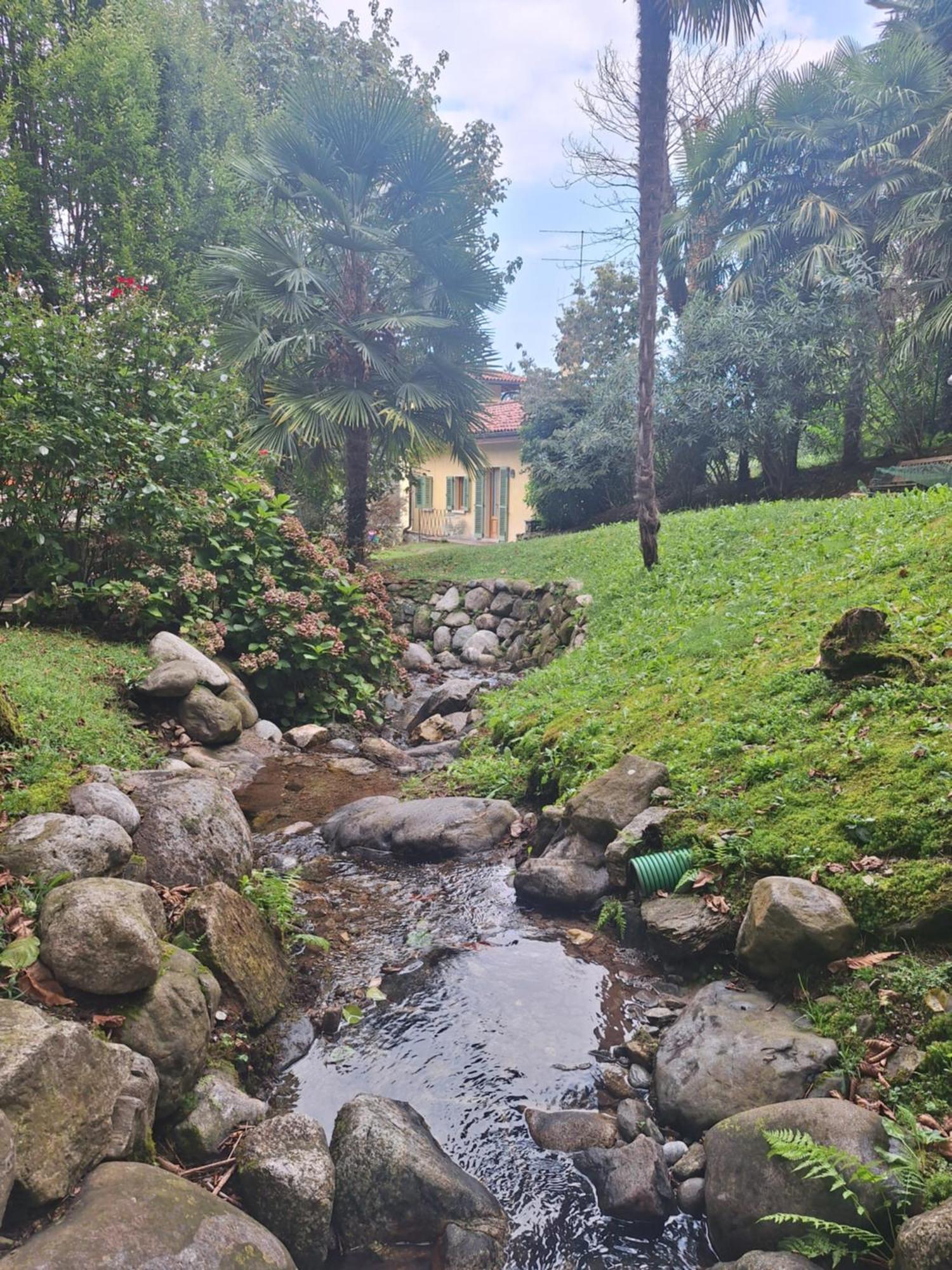 La Dependance Immersa Nel Parco Della Villa Isabella Στρέσα Εξωτερικό φωτογραφία